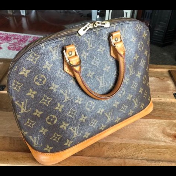 Louis Vuitton Handbags - Louis Vuitton Alma Handbag